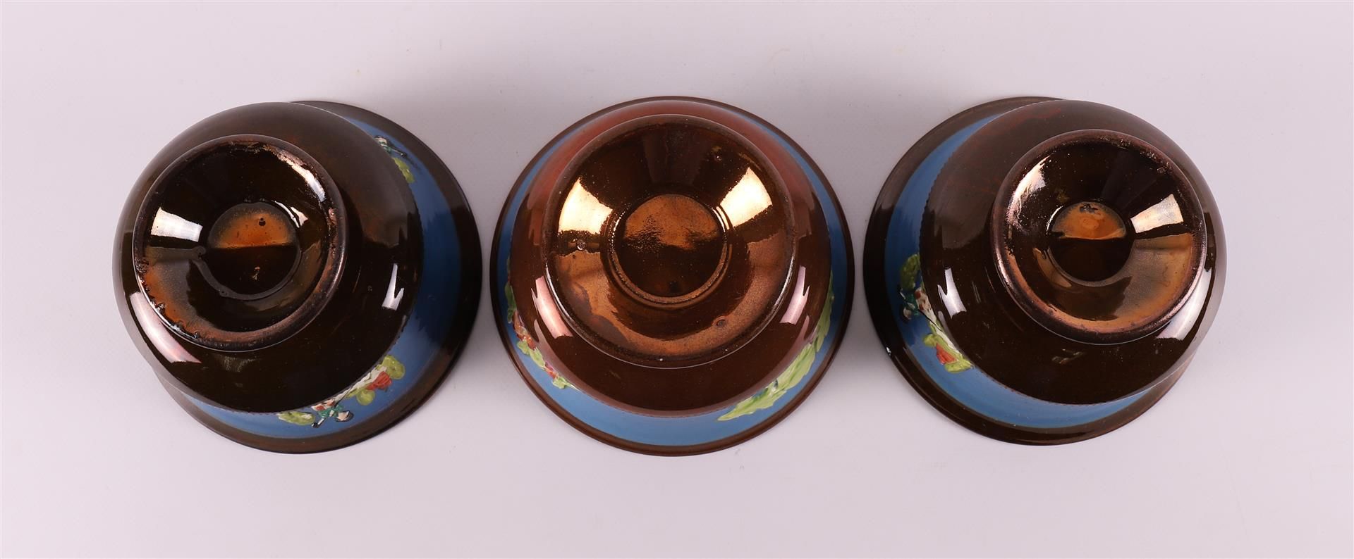 Three so-called goldstone bowls, England, Staffordshire, 2nd half 19th century. - Bild 4 aus 4