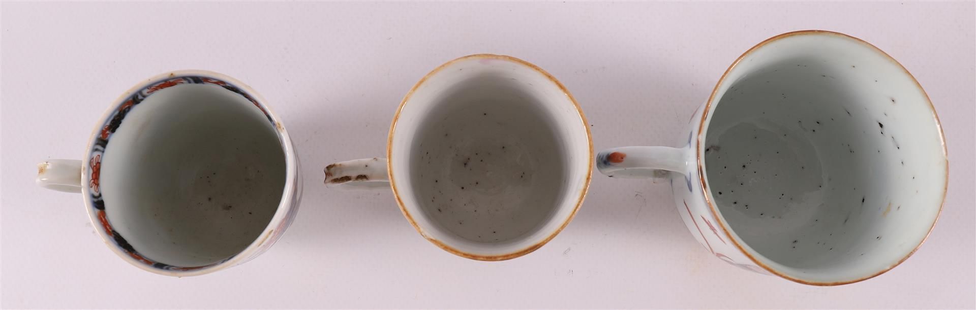 A pumpkin-shaped curved porcelain teapot, China, Qianlong, 18th century. - Bild 25 aus 28