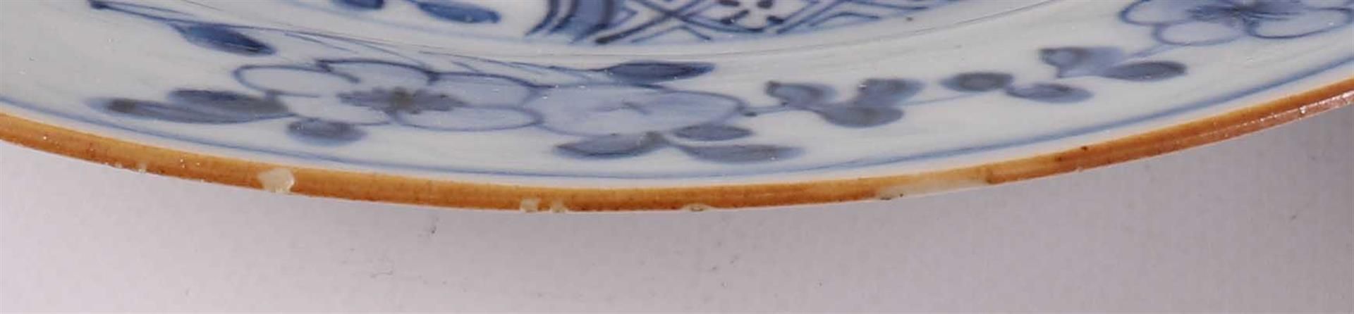 A series of eight blue/white porcelain plates, China, Qianlong, 18th century. - Bild 3 aus 16