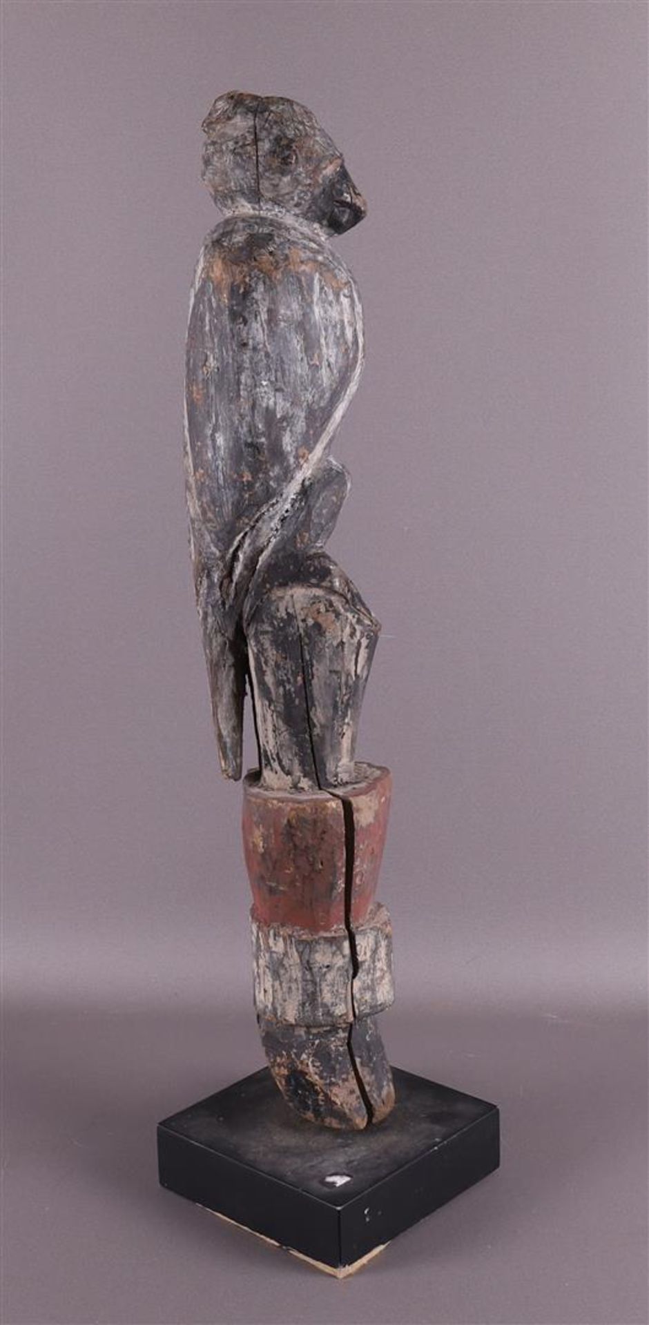 Ethnography/Tribal. A bird on a stick, Papua New Guinea, Sepik. - Image 2 of 4