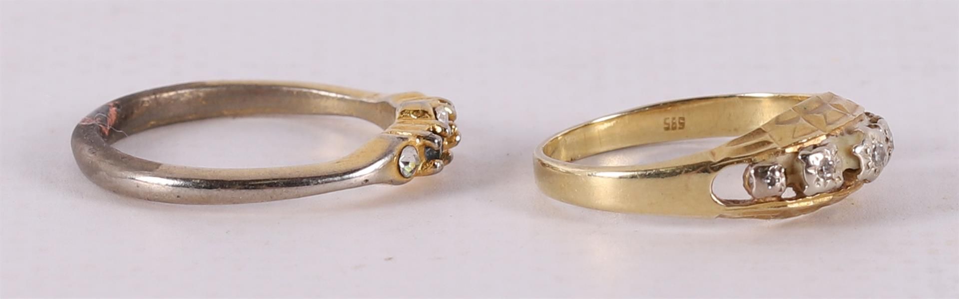 A 14 kt yellow gold ring set with five brilliant cut diamonds, - Image 2 of 2