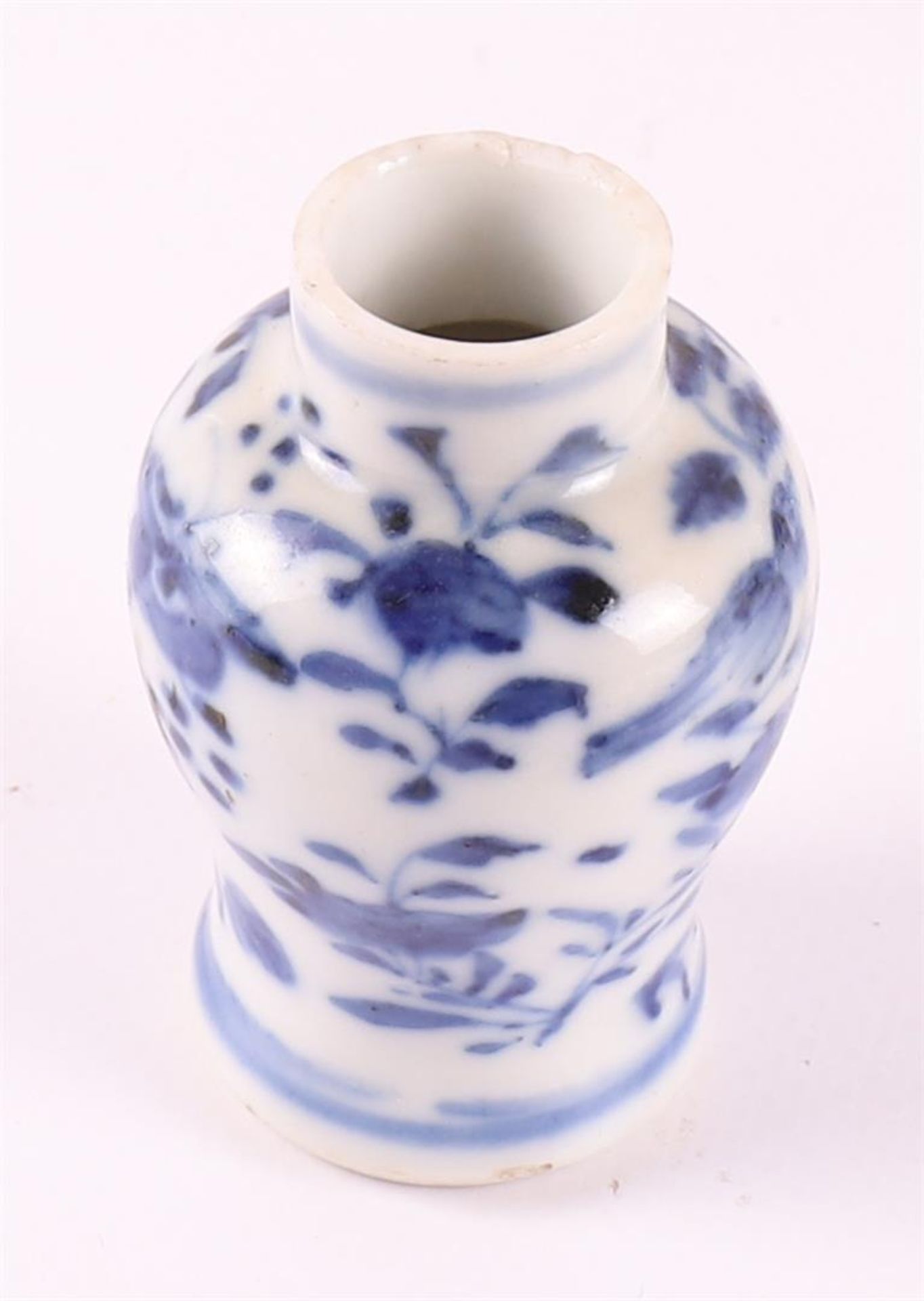 Various blue/white and Chinese Imari porcelain tiered vases, China 18th century - Image 3 of 8