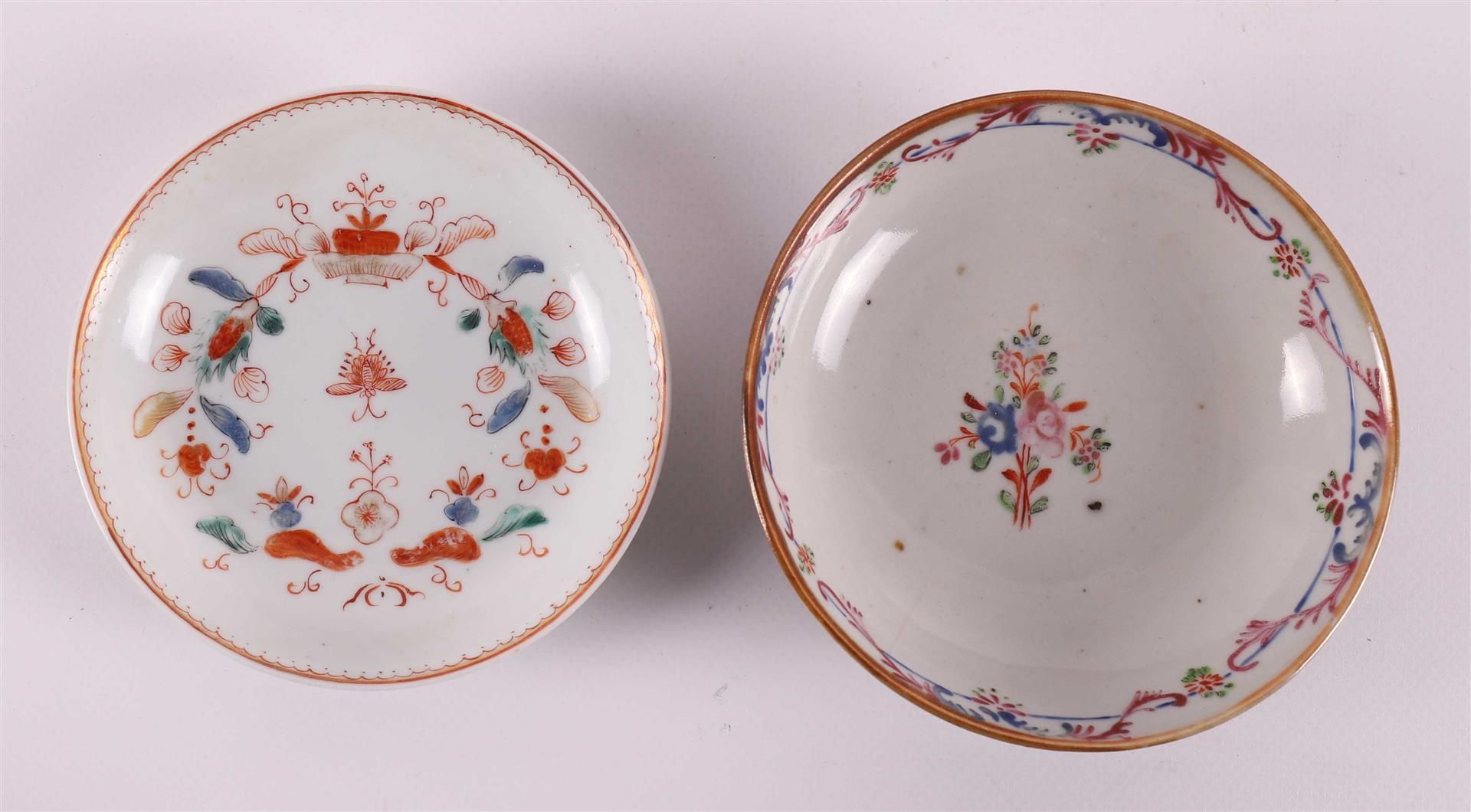 A lot of various Chinese porcelain, including cups and saucers, China 18th/19th  - Bild 17 aus 26