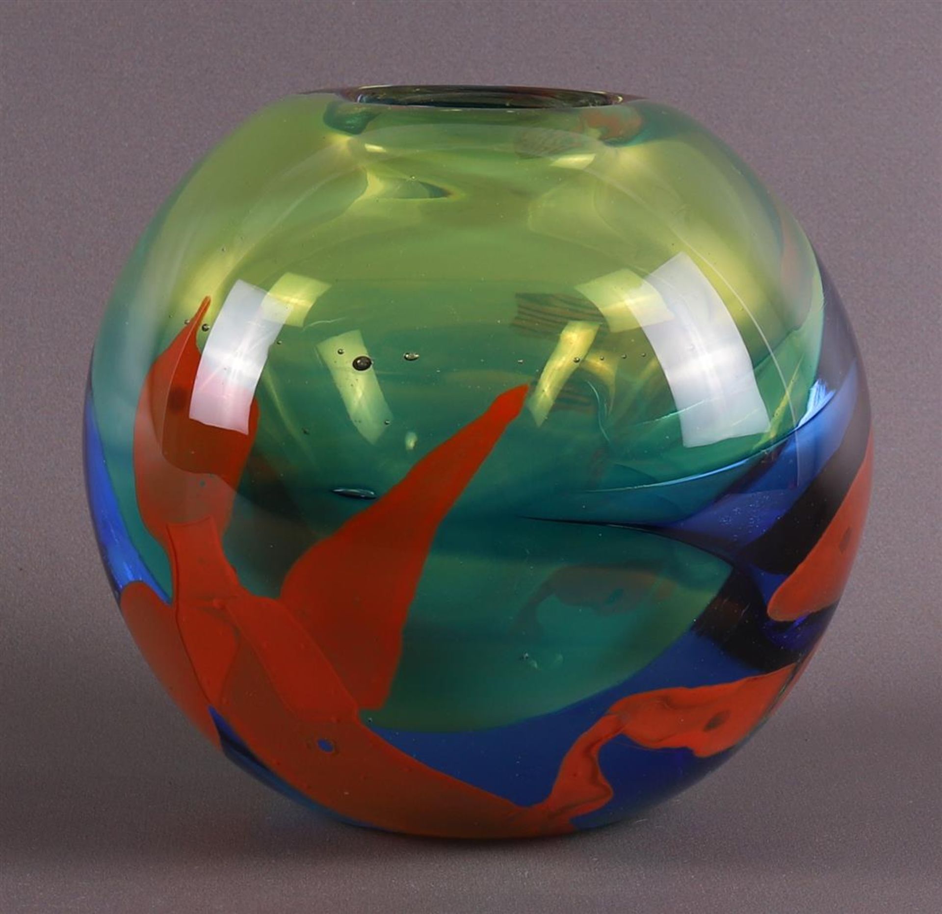 A spherical glass vase 'Diepzee', unique, Willem Heesen. - Bild 2 aus 7
