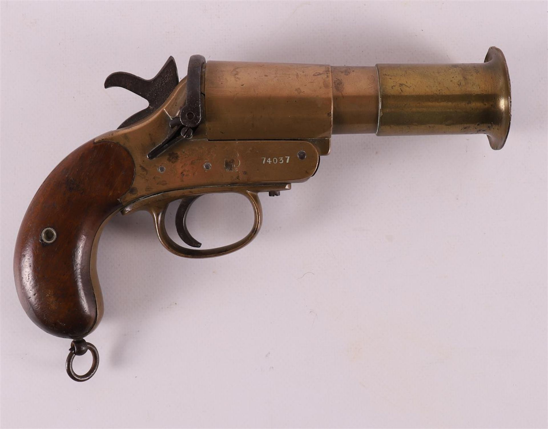 A bronze 'One Inch Brass Flare Pistol', model Mark III, England. - Image 3 of 4