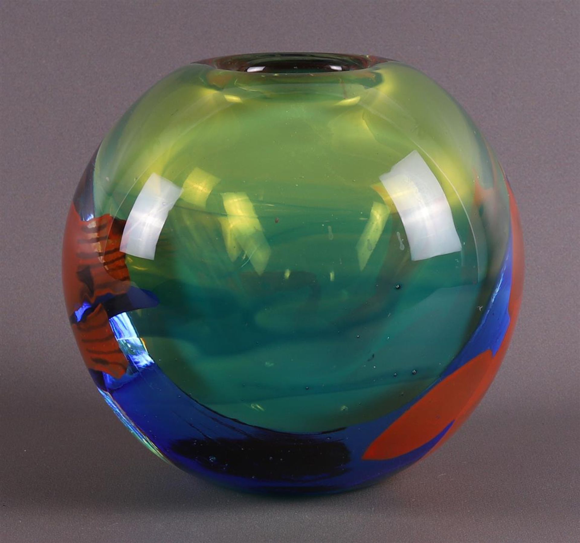 A spherical glass vase 'Diepzee', unique, Willem Heesen. - Bild 4 aus 7