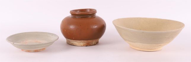 A lot of various Chinese stoneware, including celadon, China, including Song and