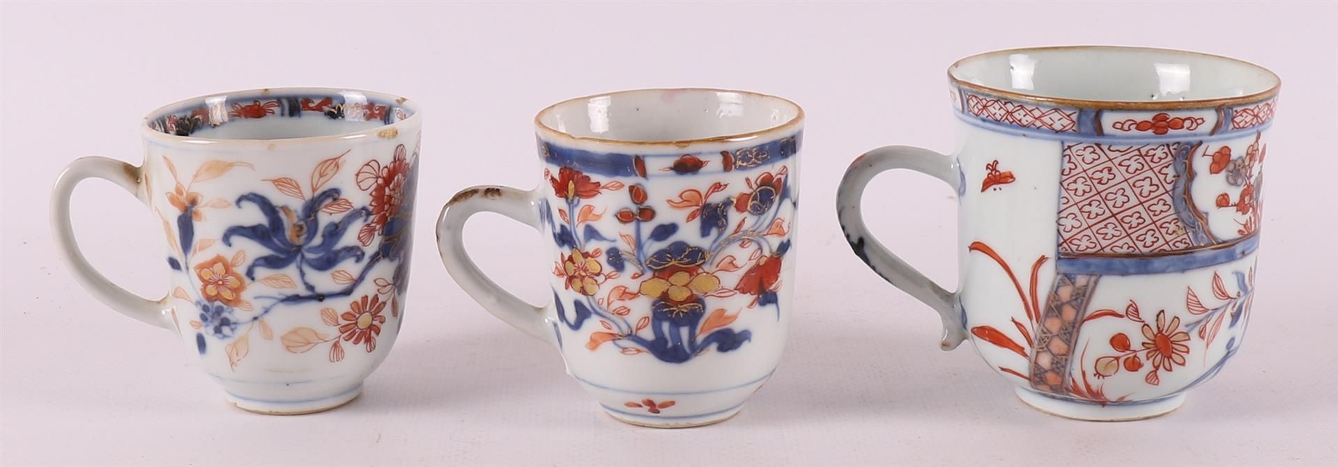 A pumpkin-shaped curved porcelain teapot, China, Qianlong, 18th century. - Bild 24 aus 28