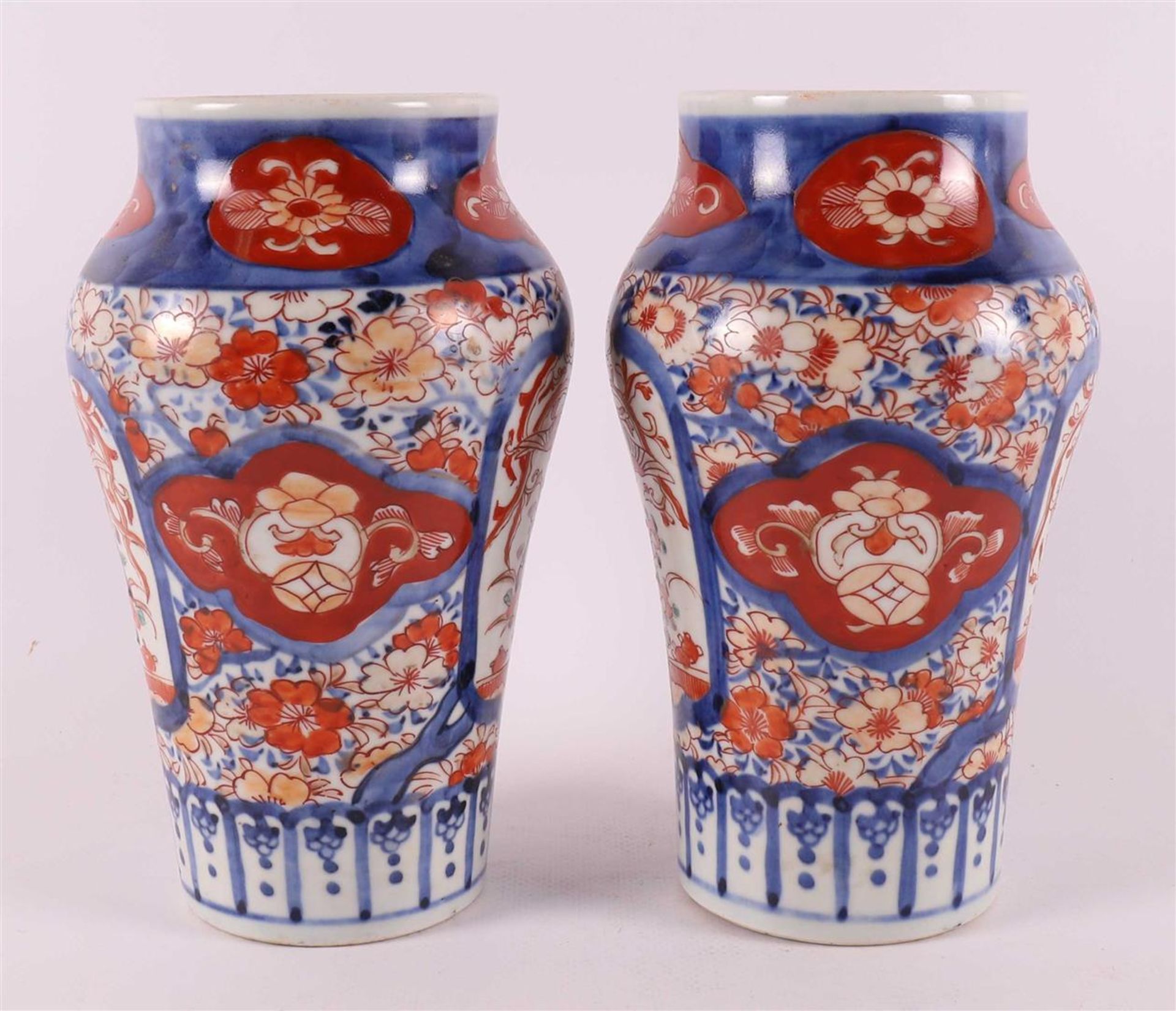 A pair of porcelain Imari vases, Japan, Meiji, late 19th century. - Image 3 of 6