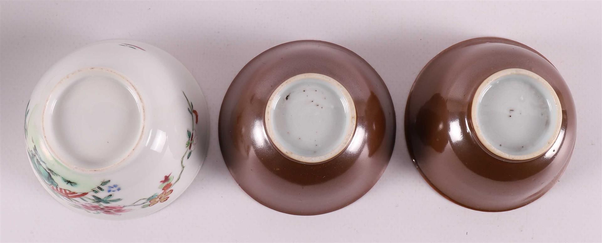 A lot of various Chinese porcelain, including cups and saucers, China 18th/19th  - Bild 21 aus 26