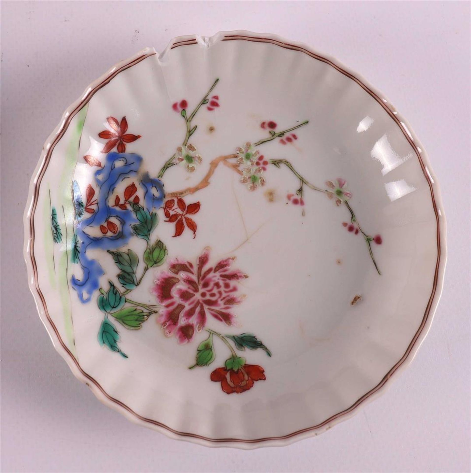 A lot of various Chinese porcelain, including cups and saucers, China 18th/19th  - Bild 12 aus 26
