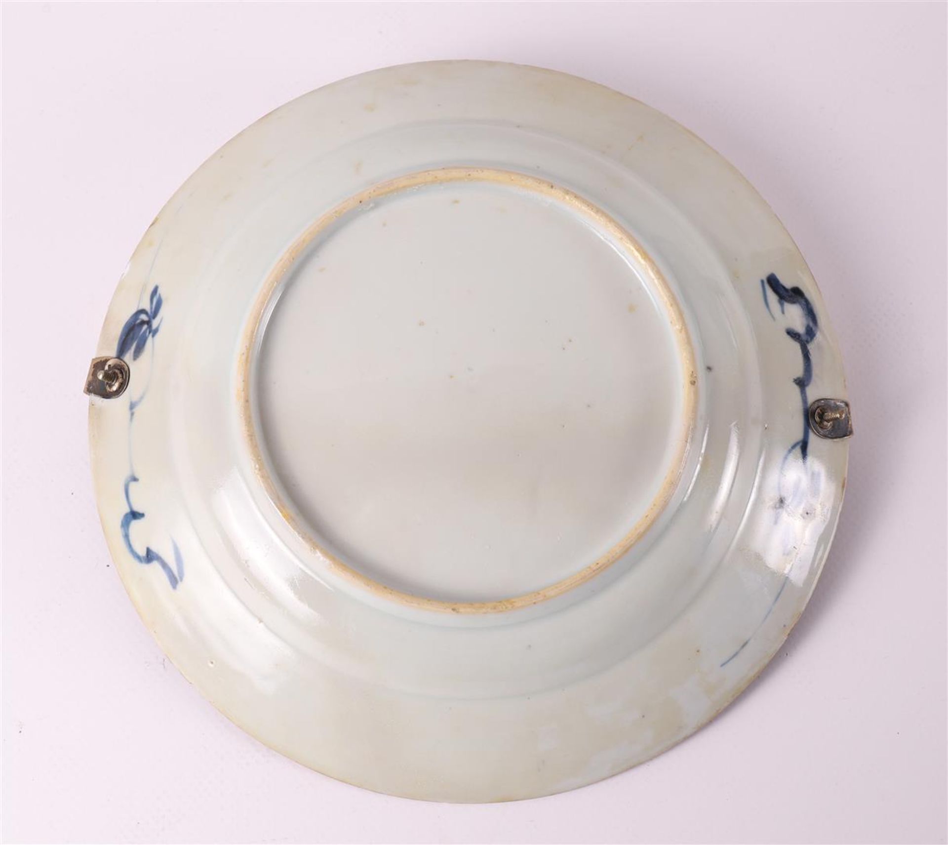 A rectangular blue/white porcelain assiette, China, Qianlong 18th century. - Image 3 of 12