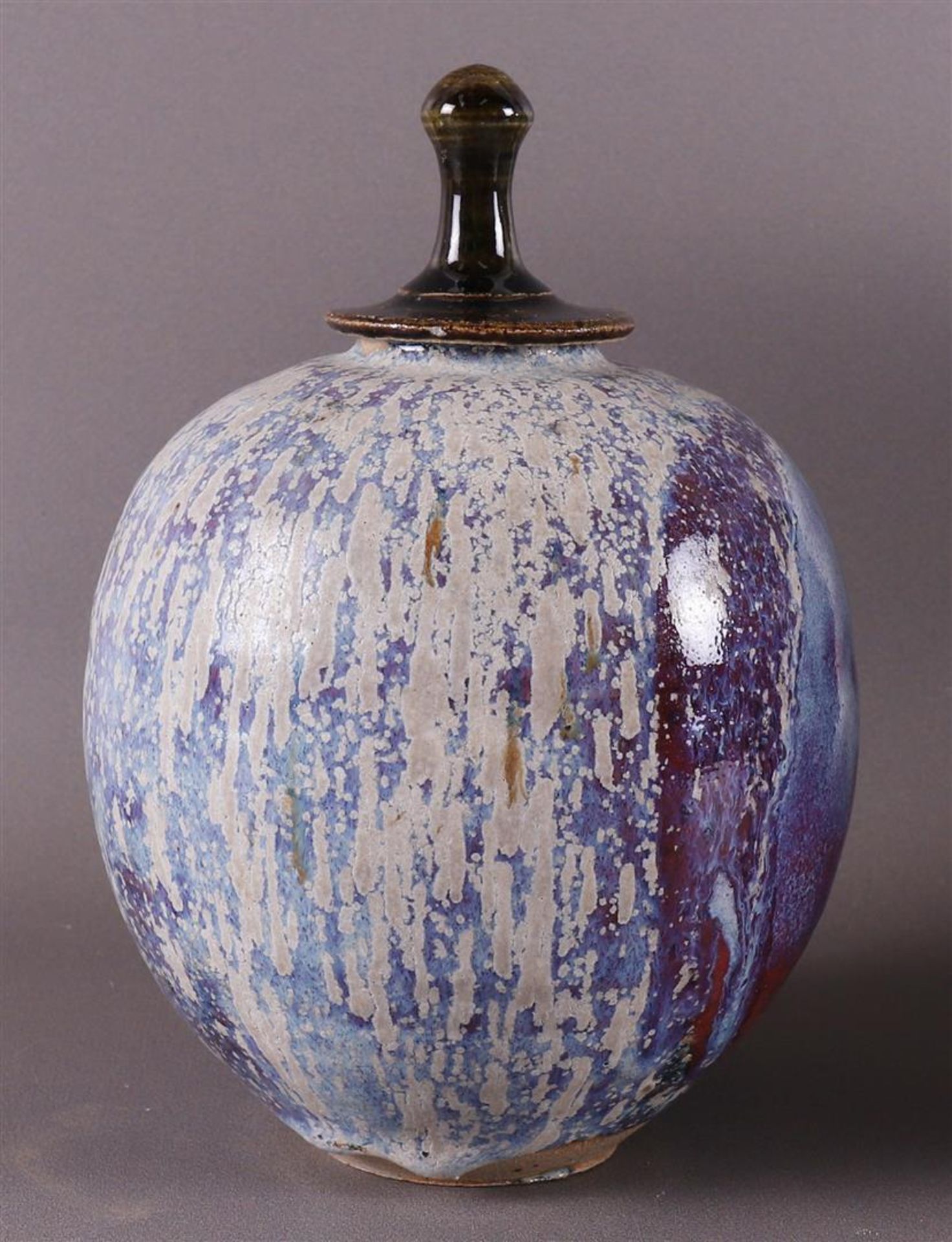 A white and purple/blue glazed earthenware lidded pot, Han Boerrichter. - Image 3 of 8