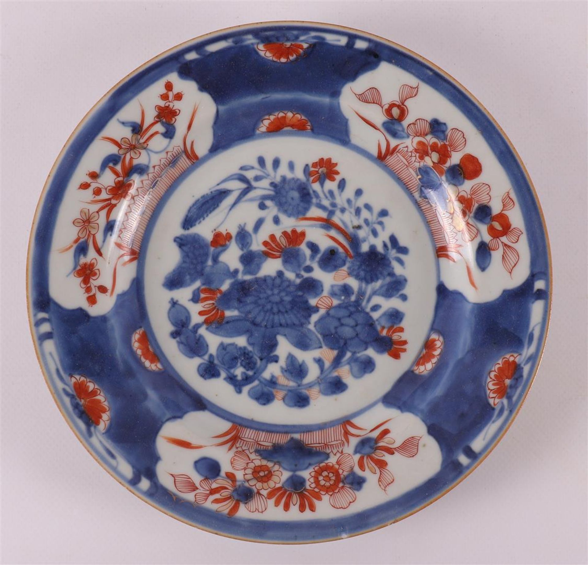 A pumpkin-shaped curved porcelain teapot, China, Qianlong, 18th century. - Bild 2 aus 28