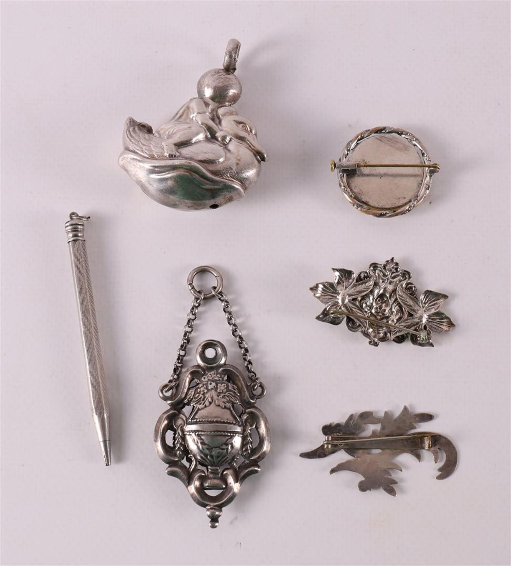 A lot of various mainly silver, including brooches, mechanical pencil, 19th/20th - Bild 2 aus 2
