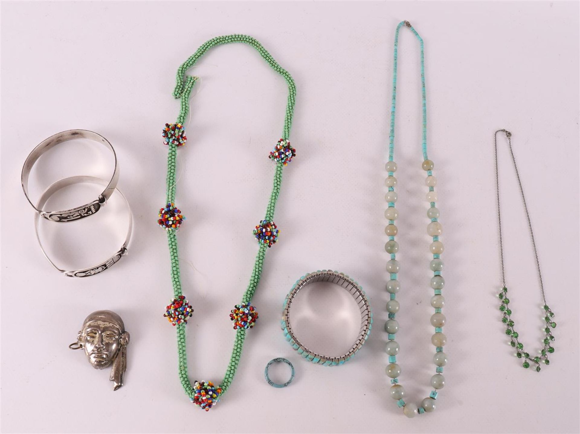 A lot of various jewellery, including silver and lapis lazuli.