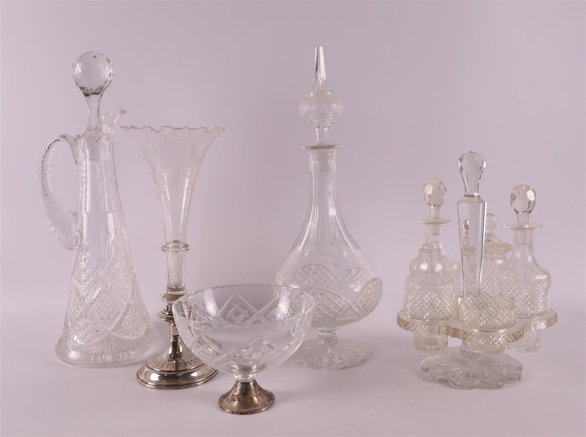 A lot of various crystals, including carafe and table set, around 1900.
