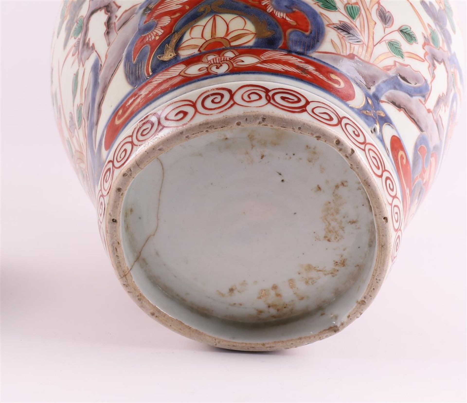 A porcelain Imari vase, Japan, Edo, early 18th century. - Image 8 of 11