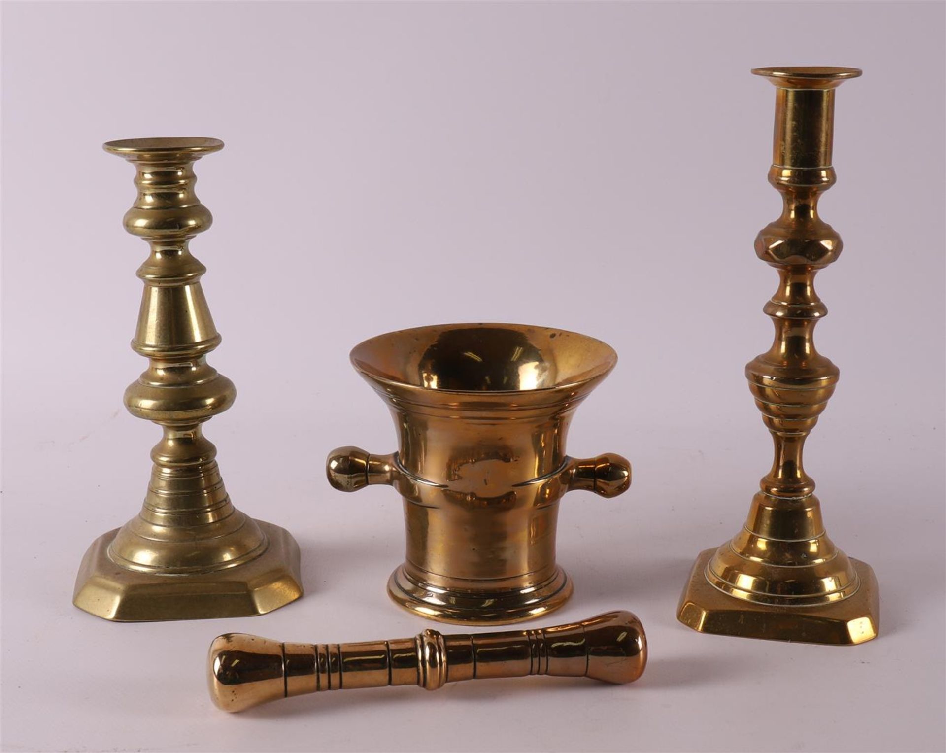Two various brass one-light candlesticks + bronze mortar, 19th century - Bild 2 aus 3