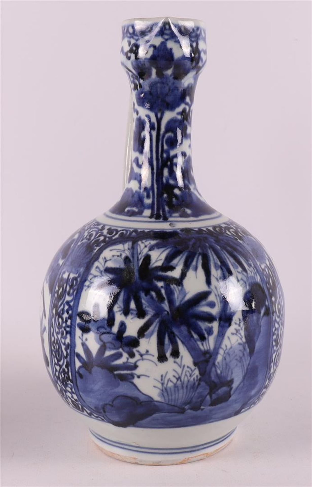 A set of blue/white porcelain jugs, Japan, Arita, 17th century. - Bild 11 aus 17
