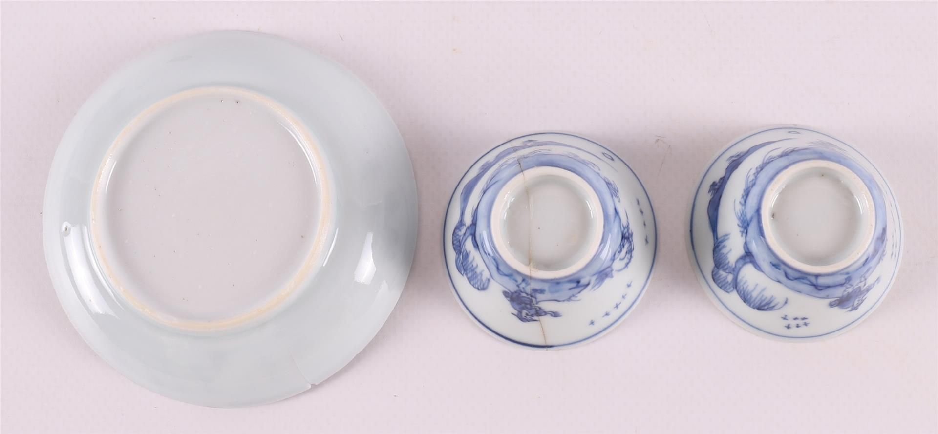 A lot of various blue/white porcelain cups and saucers, China, including Qianlon - Image 13 of 21