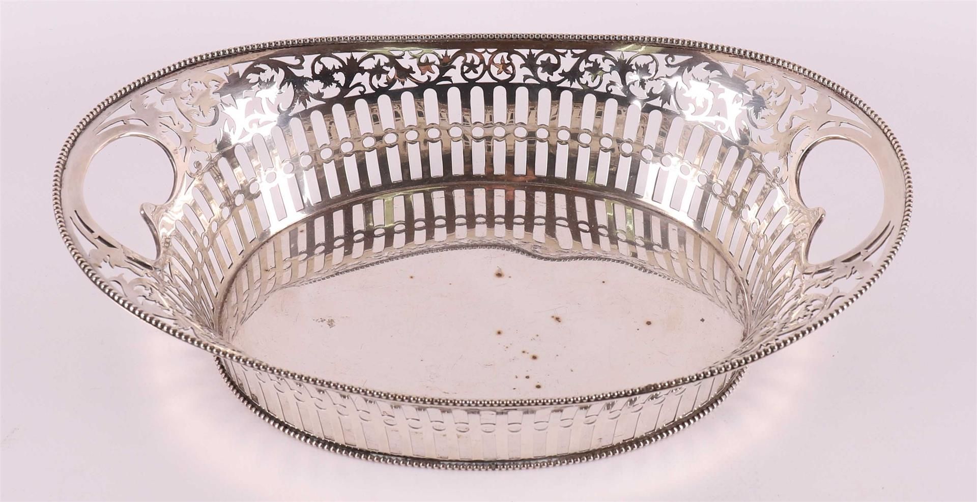 A second grade 835/1000 silver boat-shaped basket, 1910. - Image 3 of 4