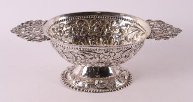 A second grade 835/1000 silver oval brandy bowl, Friesland, around 1900.