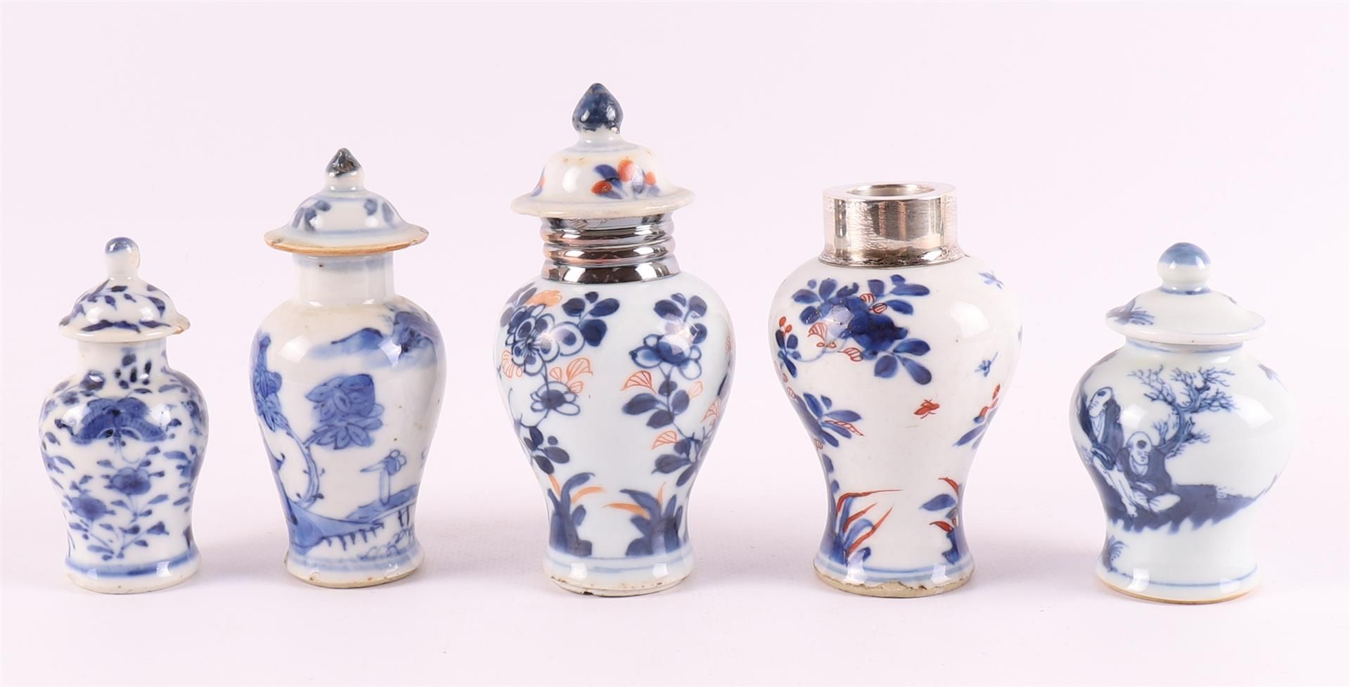 Various blue/white and Chinese Imari porcelain tiered vases, China 18th century - Image 2 of 8