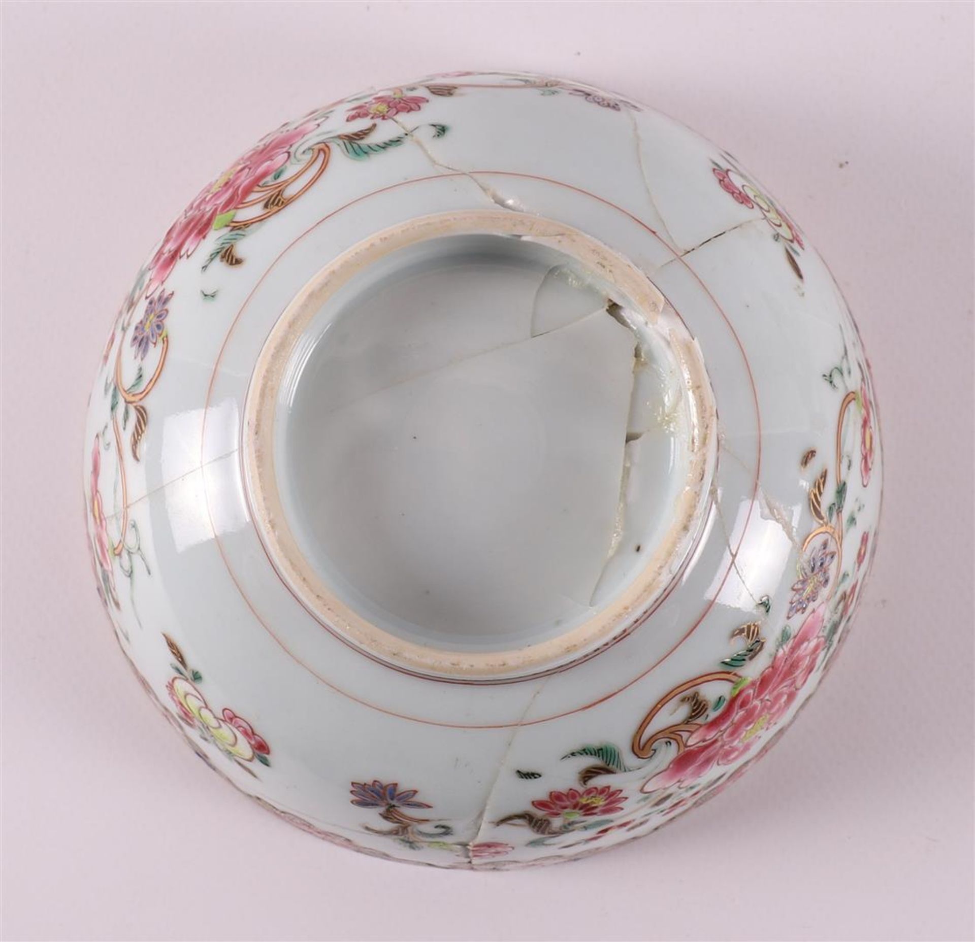 Three famille rose porcelain bowls on stand ring, China, Qianlong, 18th century. - Image 5 of 13