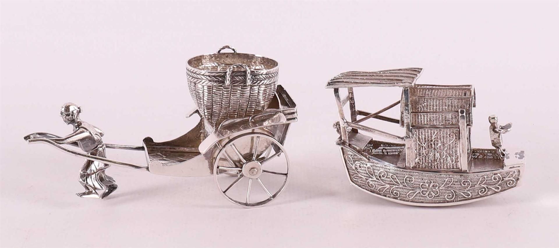 Etagere silver. A rickshaw with basket + boat, Indonesia, 20th century. - Image 2 of 3