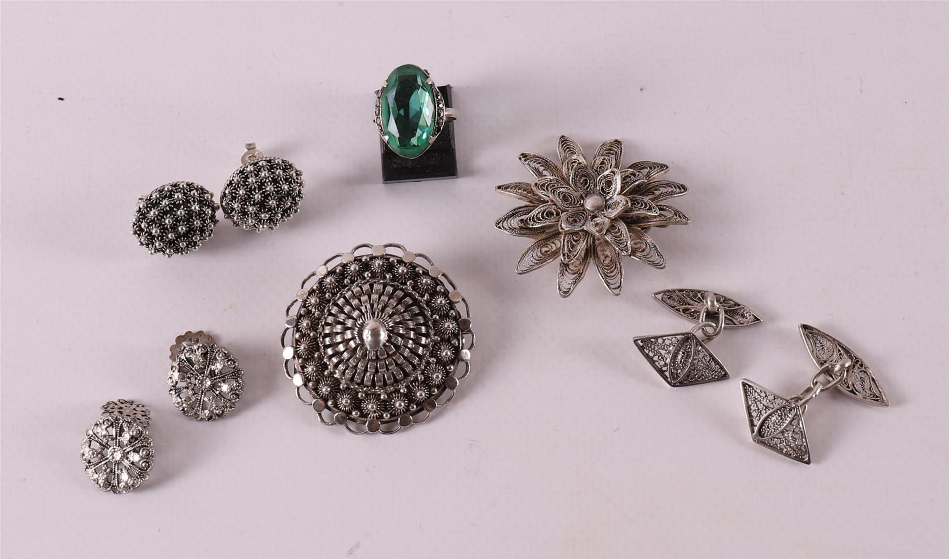 A lot of various silver jewelry, including a ring and Zeeland brooch, 20th centu