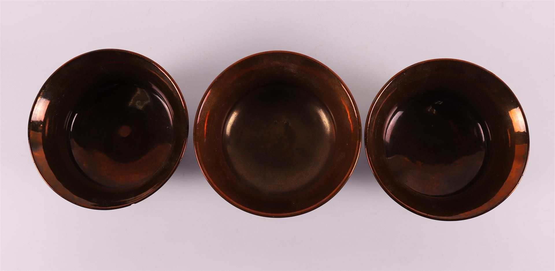 Three so-called goldstone bowls, England, Staffordshire, 2nd half 19th century. - Bild 3 aus 4