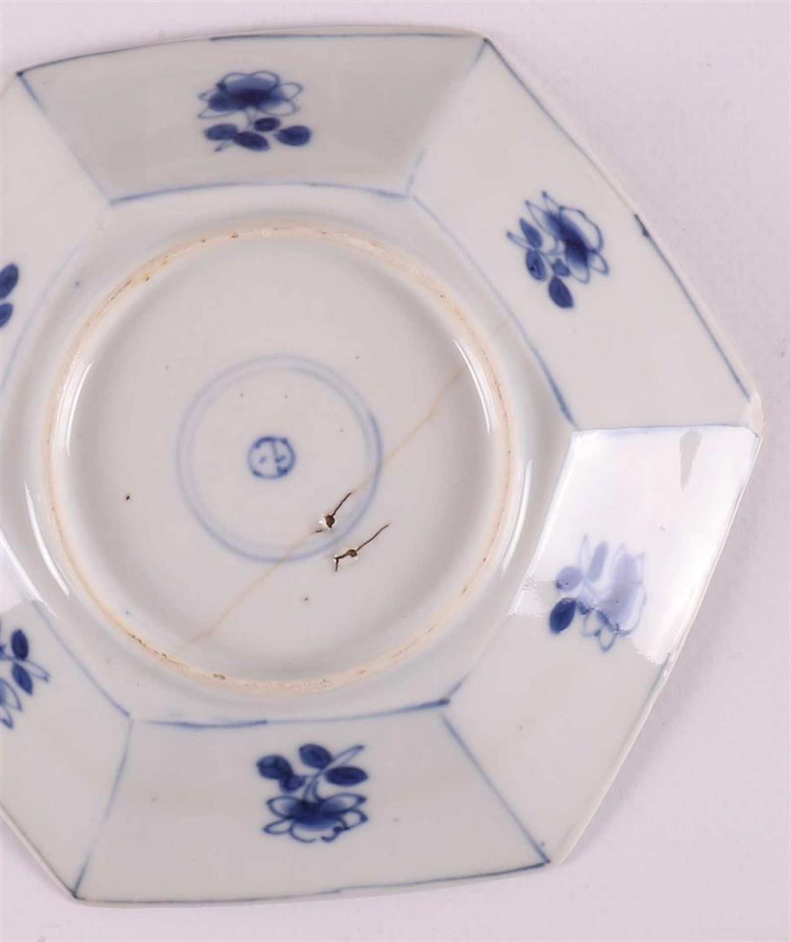 A lot of various Chinese porcelain, including cups and saucers, China 18th/19th  - Bild 5 aus 26