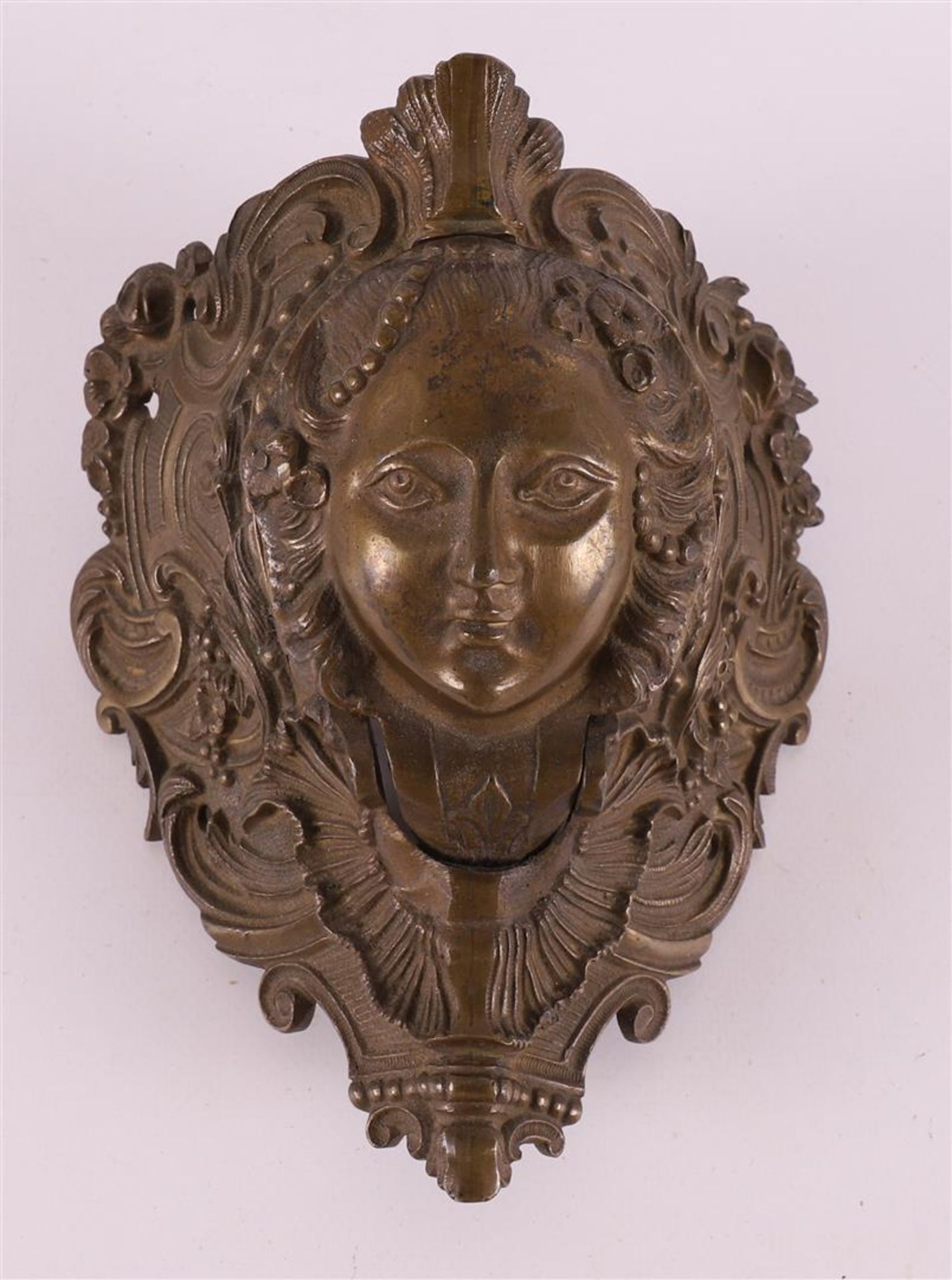 A bronze corner ornament for a billiard table, 2nd half of the 19th century. - Image 2 of 3
