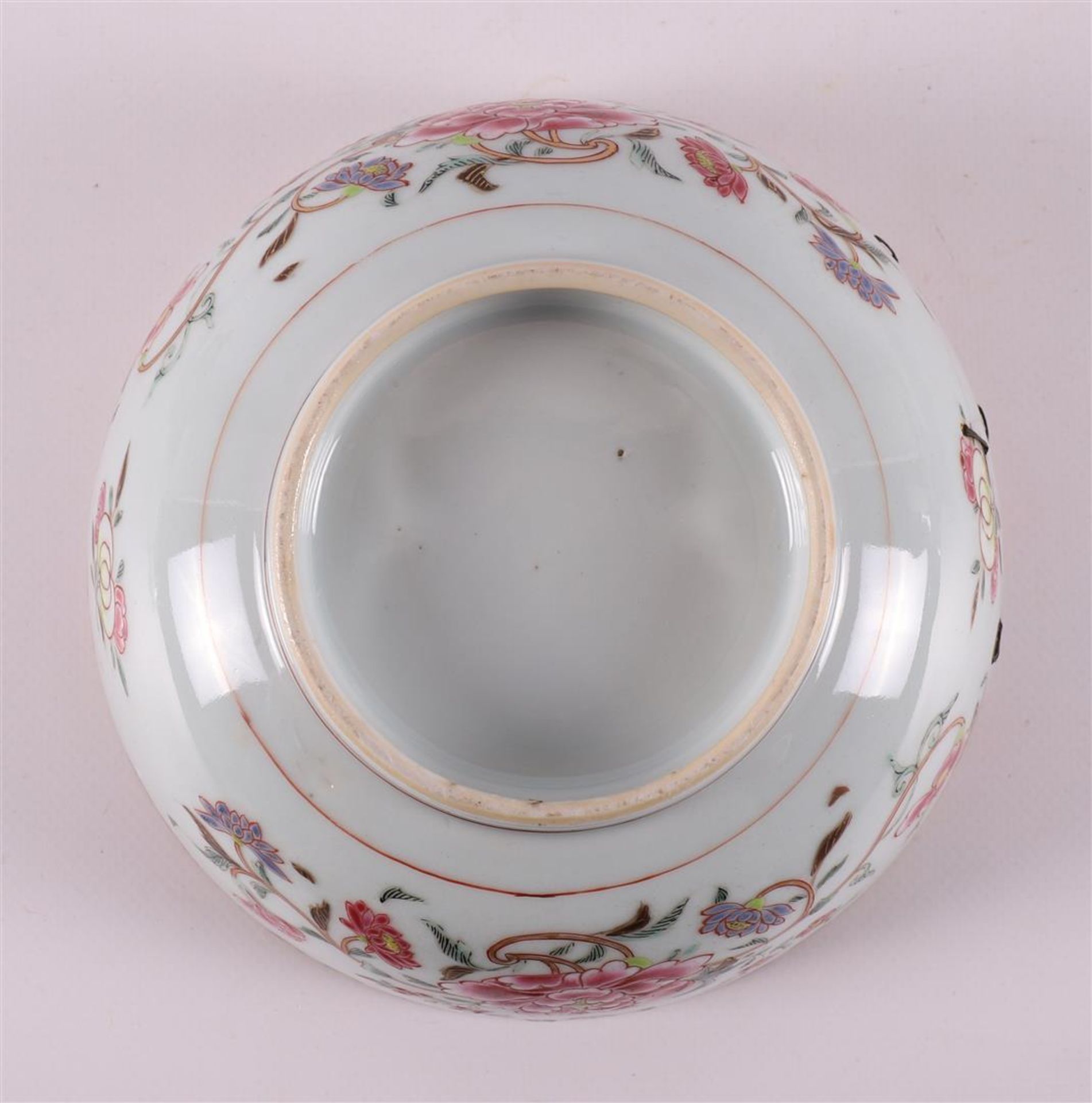 Three famille rose porcelain bowls on stand ring, China, Qianlong, 18th century. - Image 9 of 13