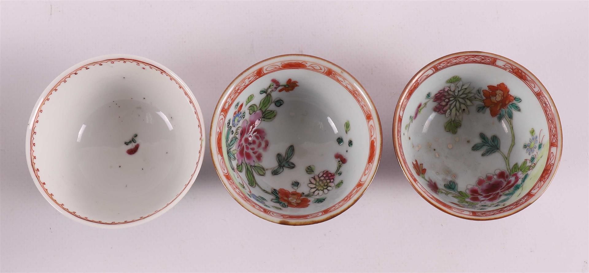 A lot of various Chinese porcelain, including cups and saucers, China 18th/19th  - Bild 20 aus 26