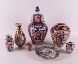 A porcelain Imari lidded vase, Japan, Meiji, late 19th century.
