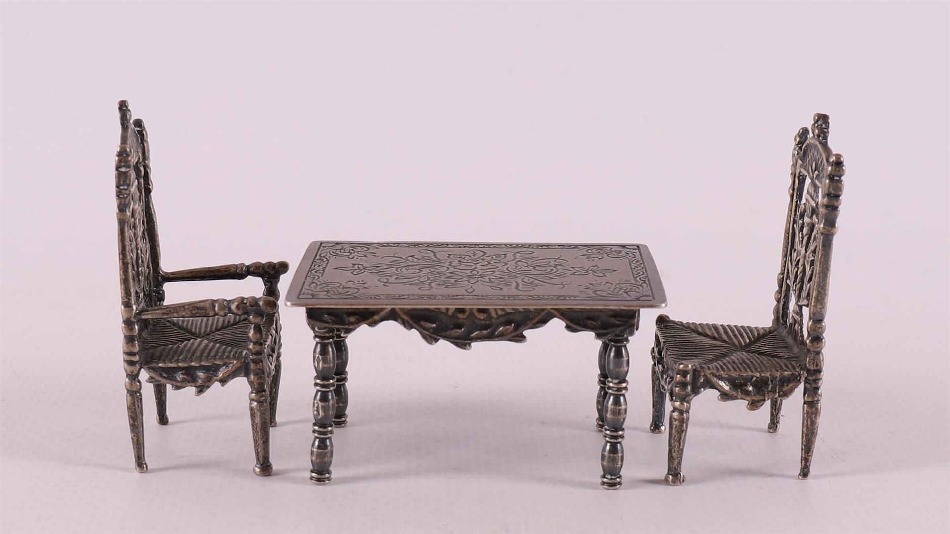 Etagere silver. A table with two chairs, 20th century. - Image 2 of 3