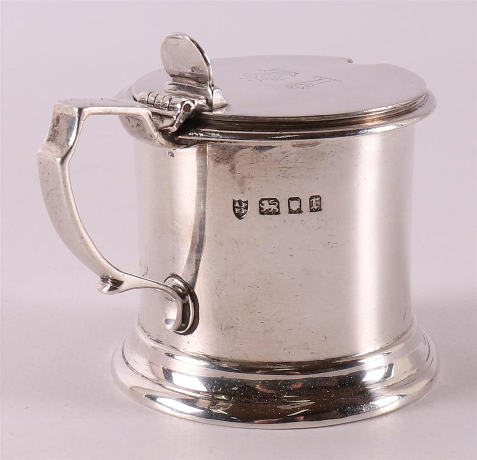 A first grade silver mustard pot with blue glass inner pot, 1932. - Image 3 of 4