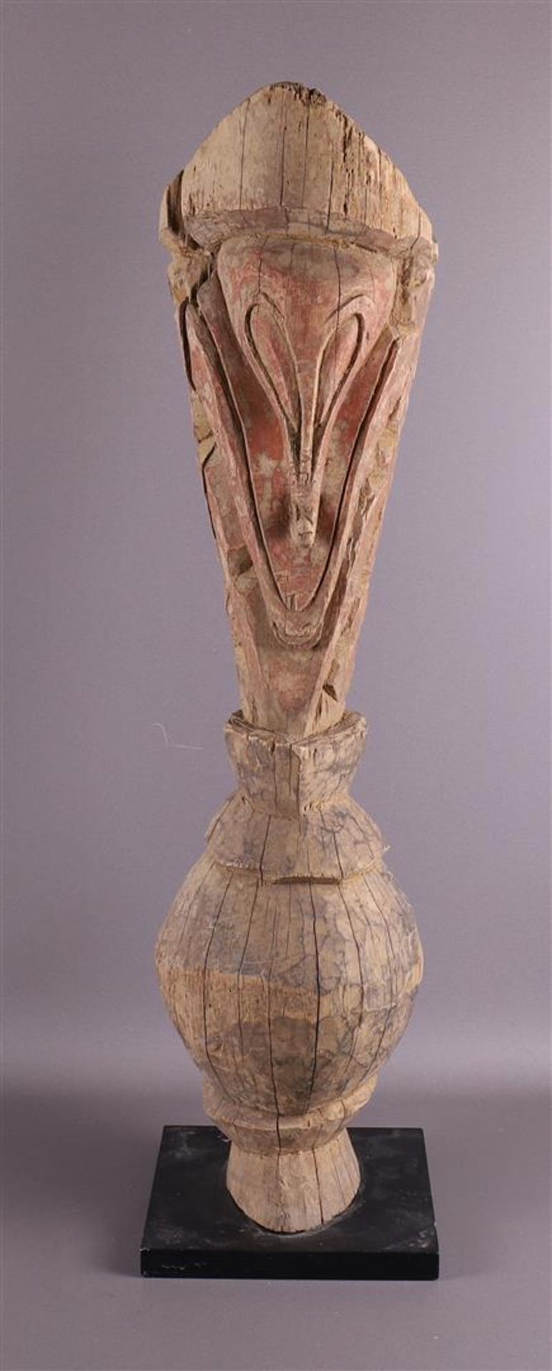 Ethnography/Tribal. A carved wooden roof ornament, Papua New Guinea, Ramoe. - Image 2 of 4