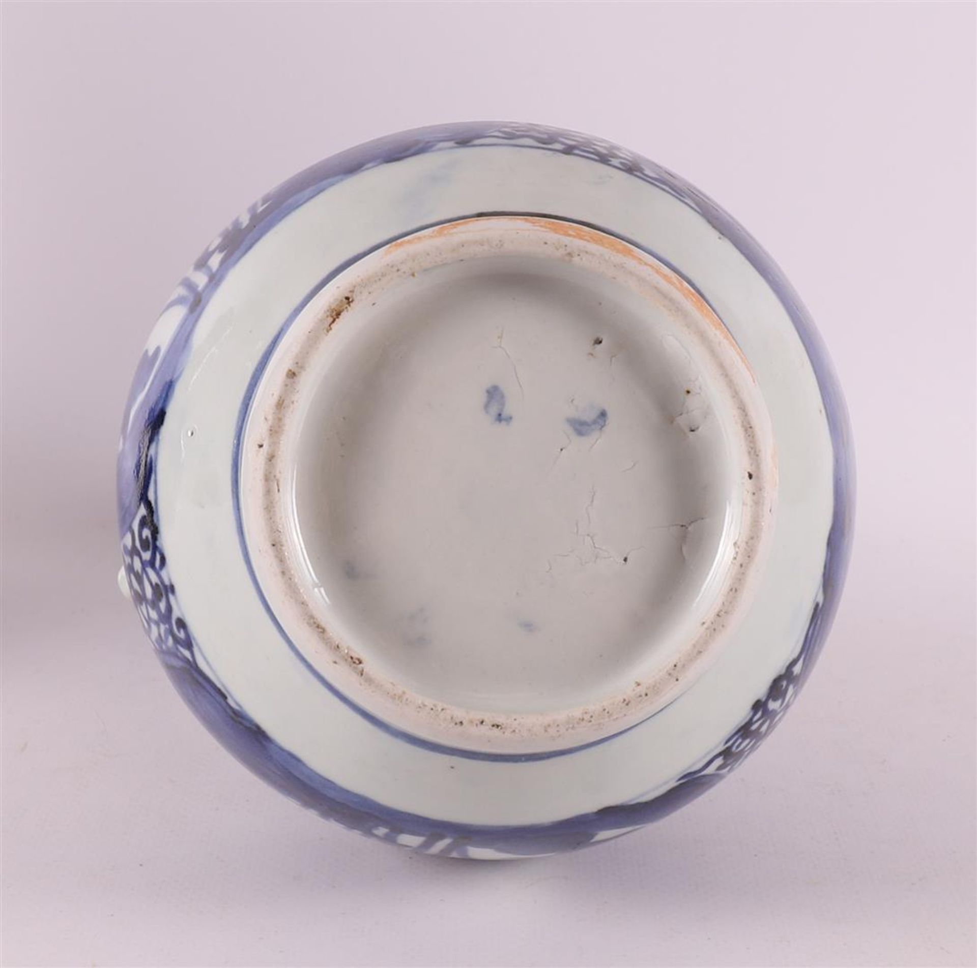 A set of blue/white porcelain jugs, Japan, Arita, 17th century. - Bild 9 aus 17