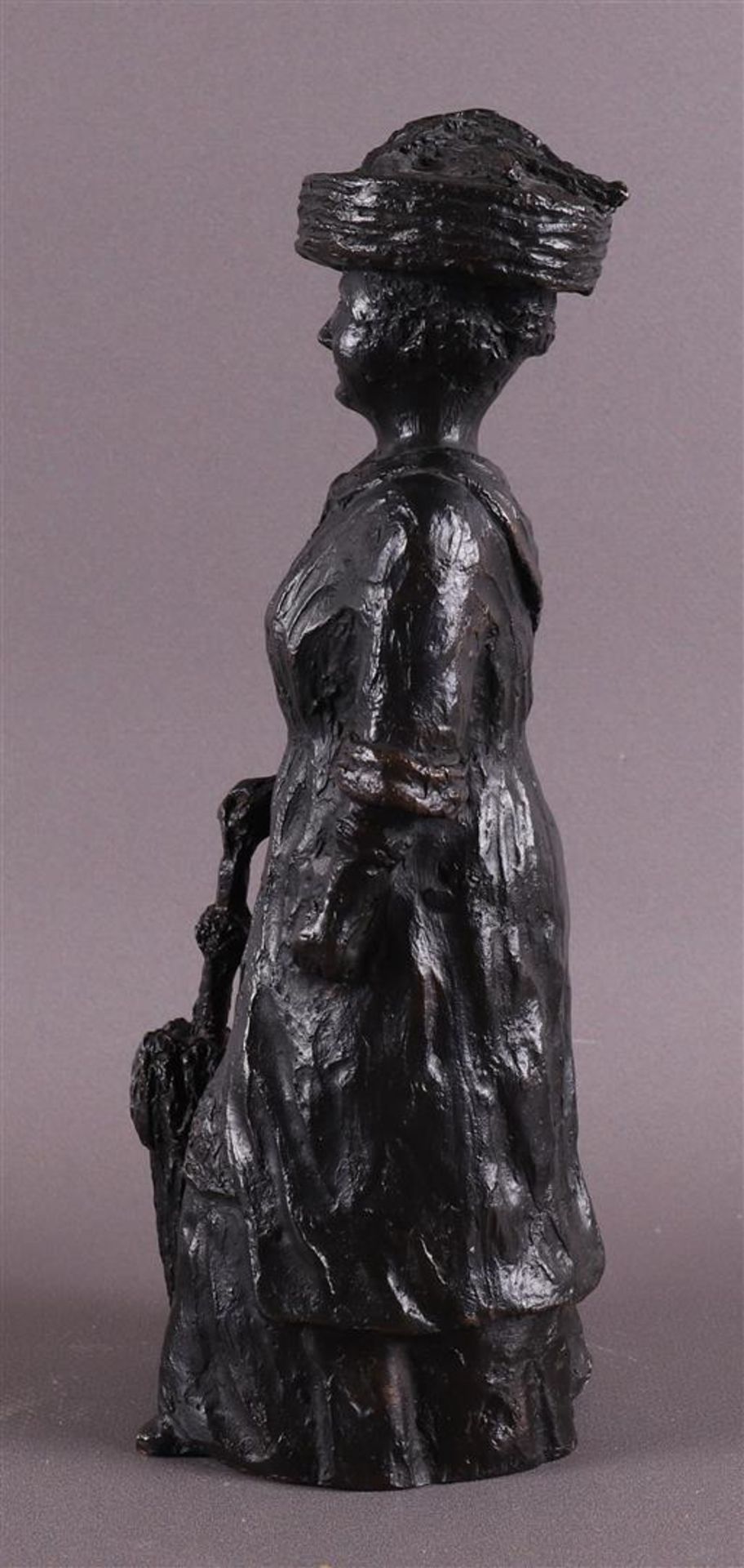 Jaspers - Grottendieck, Greet (1943) 'Wilhelmina', bronze sculpture. - Image 2 of 5