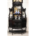 A tiered piece of furniture, England, Chippendale style, around 1900.