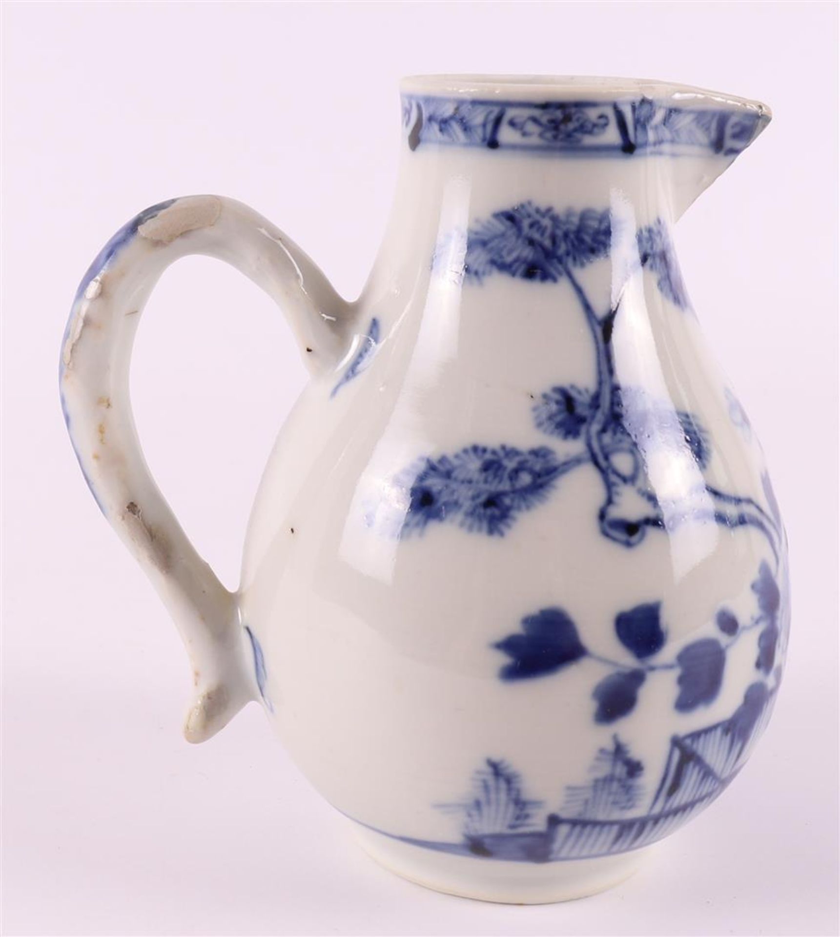 A blue and white porcelain milk jug, China, Qianlong 18th century. - Bild 6 aus 6