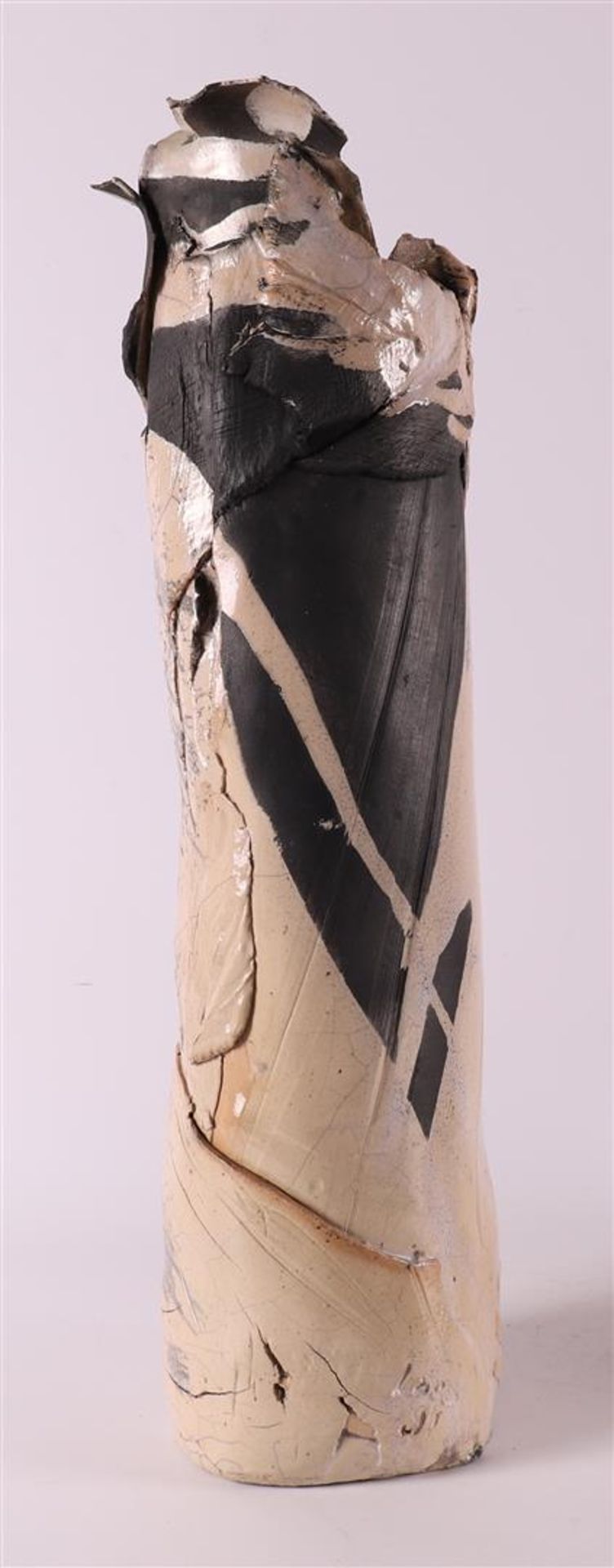 A polychrome ceramic vase, signed 'Loes 91' (= possibly Loes Koster). - Image 8 of 18