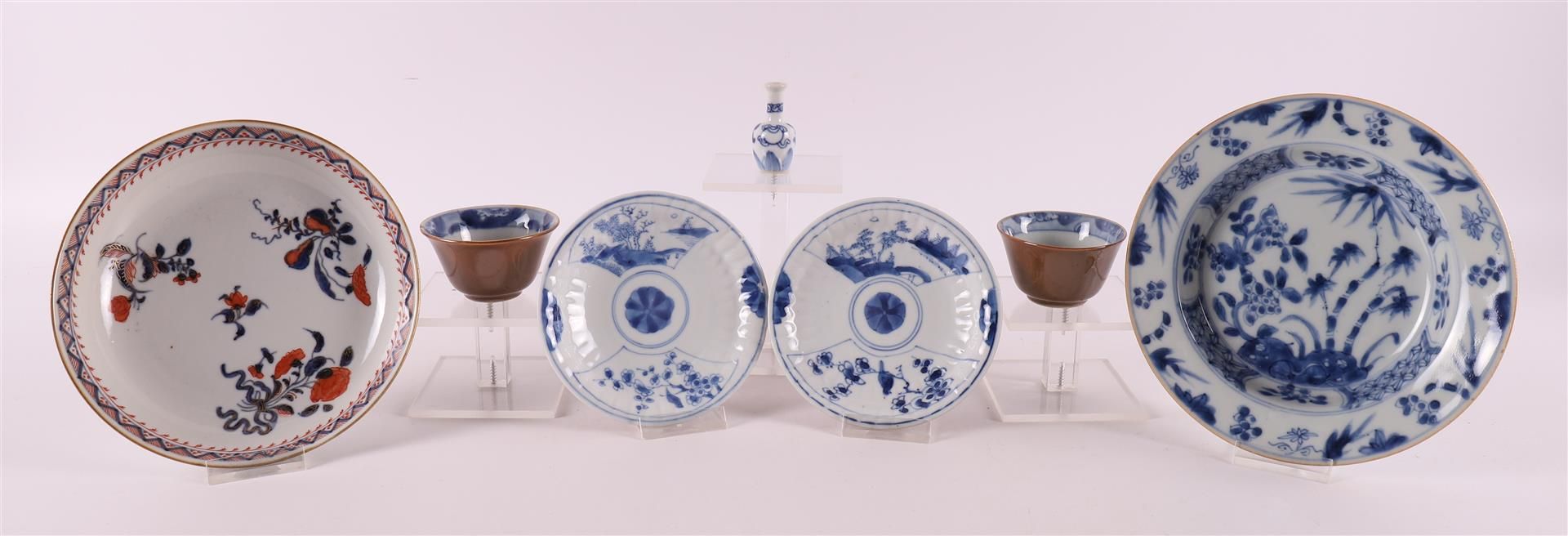 A lot of various Chinese porcelain, including 18th century.