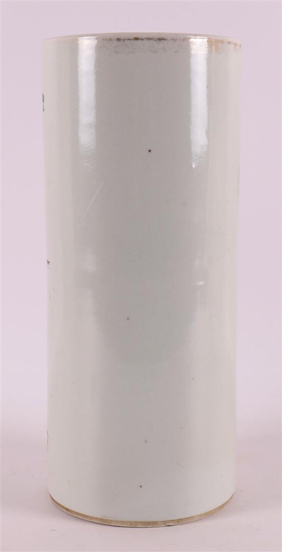 A cylindrical vase, China, republic, 20th century. - Image 3 of 6