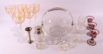 A lot of various glass, including a fruit bowl with silver handle, early 20th ce