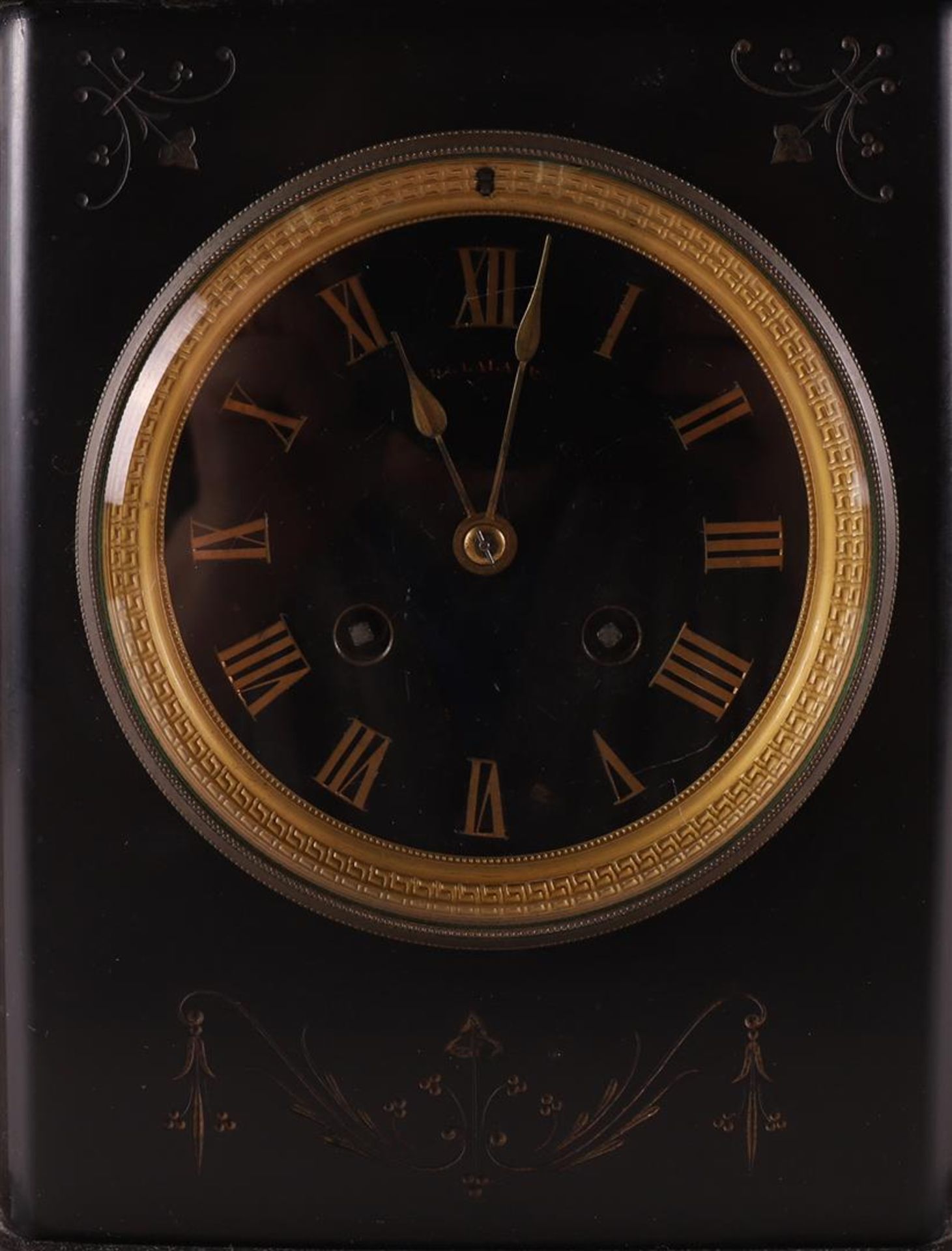 A mantel clock in black marble case, France, around 1900. - Image 2 of 4