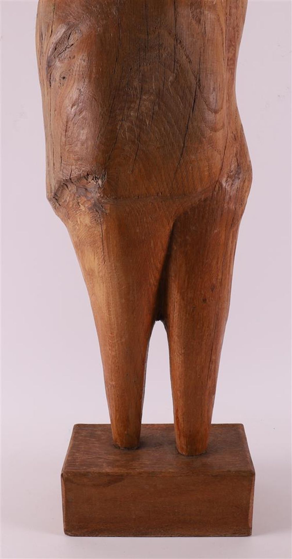 Eggen, Gene (1921-2000) A wooden sculpture of a woman, 2nd half of the 20th cent - Image 3 of 7